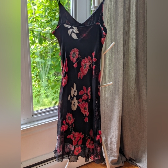 234-Tristan & Iseult Floral Black and Red Slip Dress - Picture 2 of 5